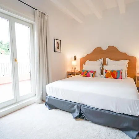 Maia ثيوداديلا